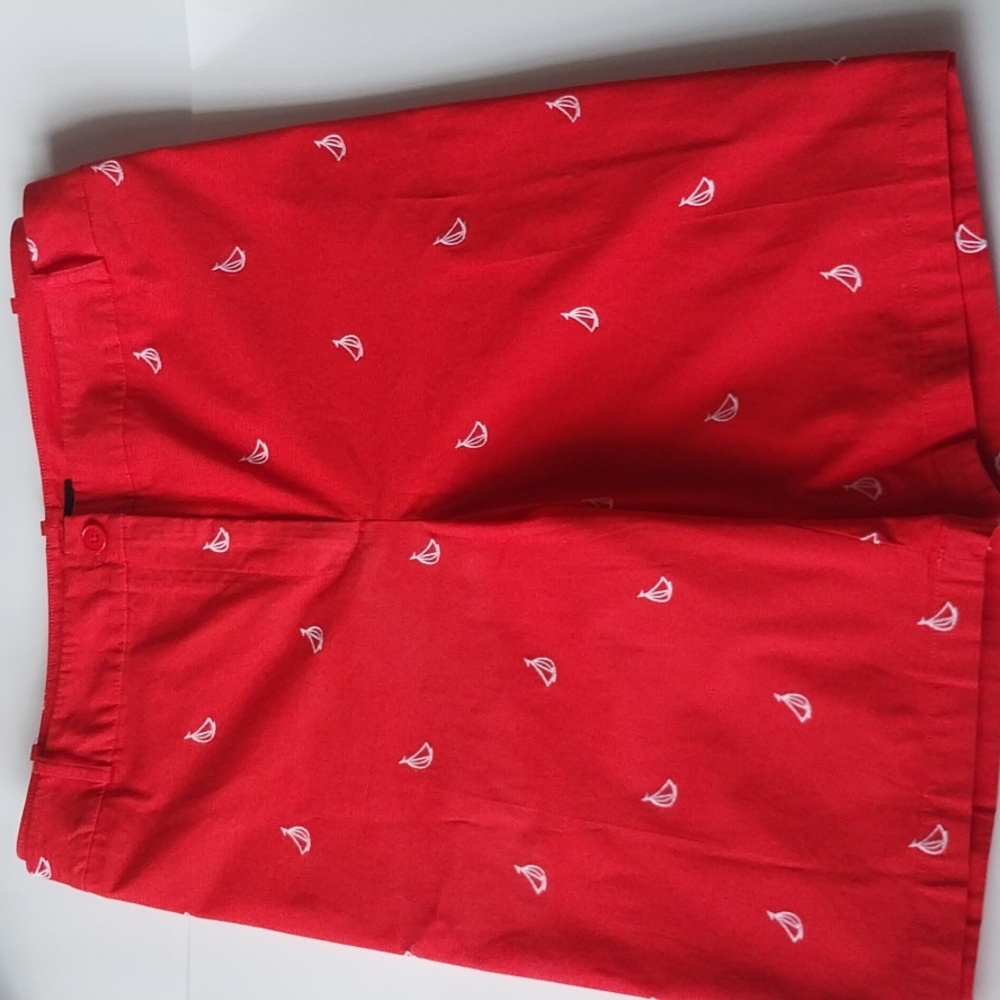 TALBOT Red Shorts White Embroidered Sailboats Nautiical  Stretch Size 24 WOMAN